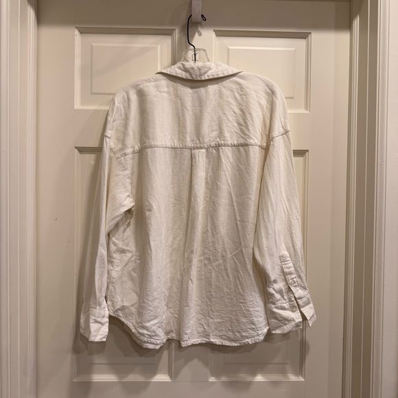 Abercrombie & Fitch Oversized Linen Button Down Shirt - Picture 2 of 3